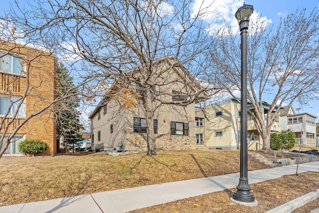 view of front of house with a front yard