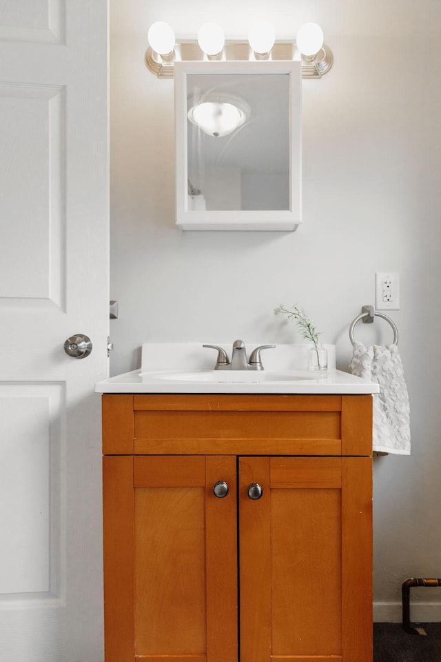 851 Watson Ave, Saint Paul, MN 55102 - bathroom with vanity