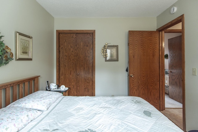 17639 Gayle Dr, Little Falls, MN 56345 - carpeted bedroom featuring a closet