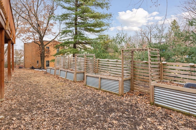 view of yard with a garden