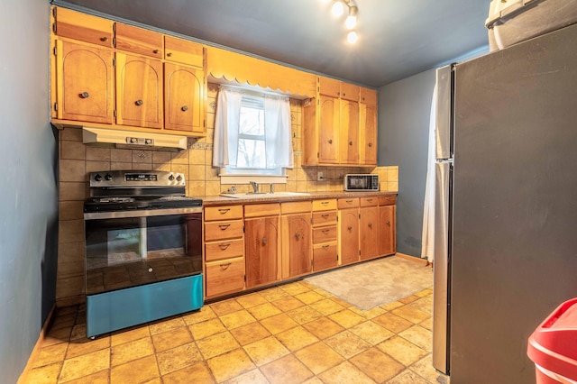 915 Union Ave, Fergus Falls, MN 56537 - photo 13