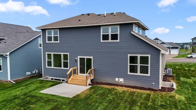 10071 Arrowwood Trl, Woodbury, MN 55129 - back of property featuring a lawn