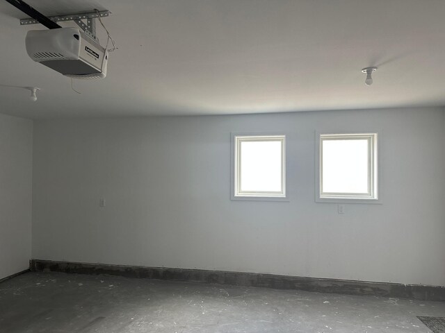 1903 Thomas Ave N, Minneapolis, MN 55411 - unfurnished room featuring baseboards