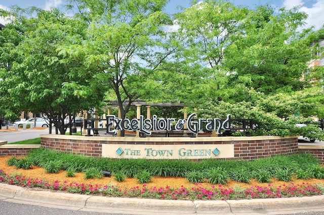 4525 Park Commons Dr Unit 221, Saint Louis Park, MN 55416 - view of community / neighborhood sign