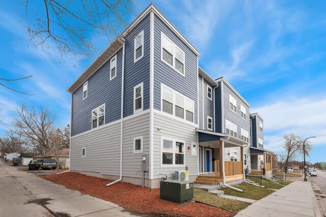 2602 Golden Valley Rd, Minneapolis, MN 55411 - photo 26