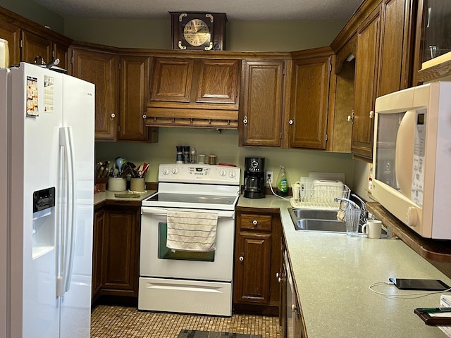 1213 Minnesota Ave, Detroit Lakes, MN 56501 - kitchen with white appliances and light countertops