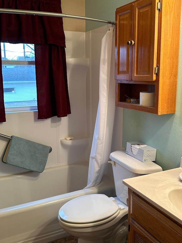 1213 Minnesota Ave, Detroit Lakes, MN 56501 - bathroom featuring vanity and shower / bath combo with shower curtain