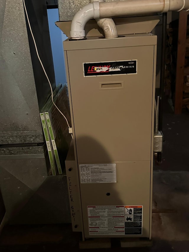 1213 Minnesota Ave, Detroit Lakes, MN 56501 - utilities featuring heating unit
