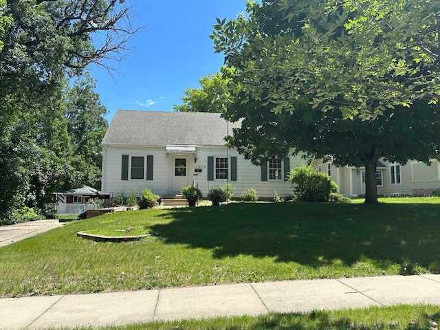 1213 Minnesota Ave, Detroit Lakes, MN 56501 - view of front of house with a front yard