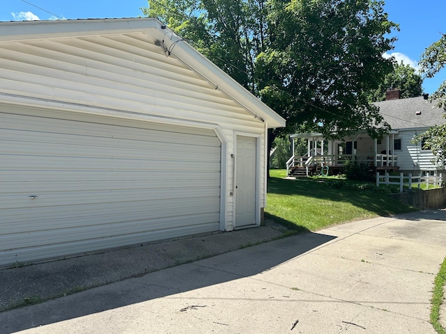 1213 Minnesota Ave, Detroit Lakes, MN 56501 - view of garage