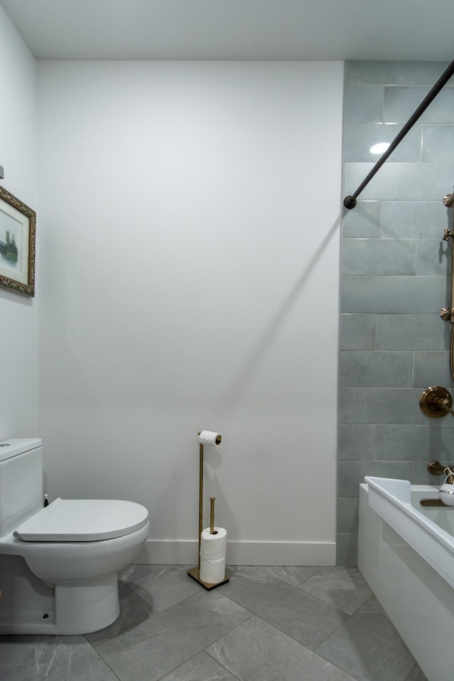 38525 Northstar Dr, Cushing, MN 56443 - full bath with baseboards, toilet, and walk in shower