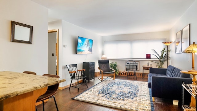 1800 Lasalle Ave Unit 106, Minneapolis, MN 55403 - living room featuring dark wood finished floors and baseboards