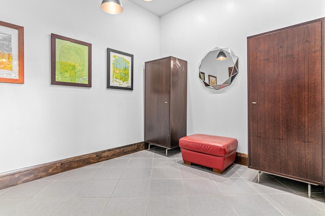 1597 James Ave, Saint Paul, MN 55105 - tiled entrance foyer with baseboards