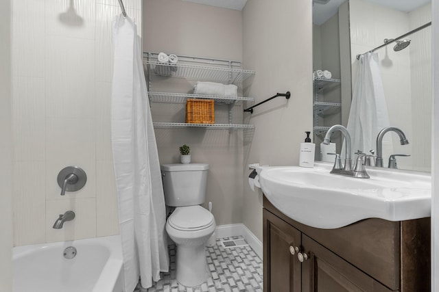 1332 Jersey Ave S, Saint Louis Park, MN 55426 - full bathroom with shower / tub combo, toilet, vanity, and baseboards