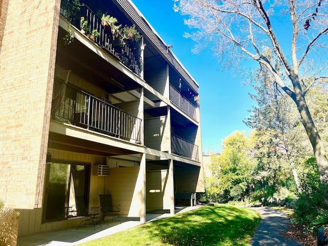 view of building exterior