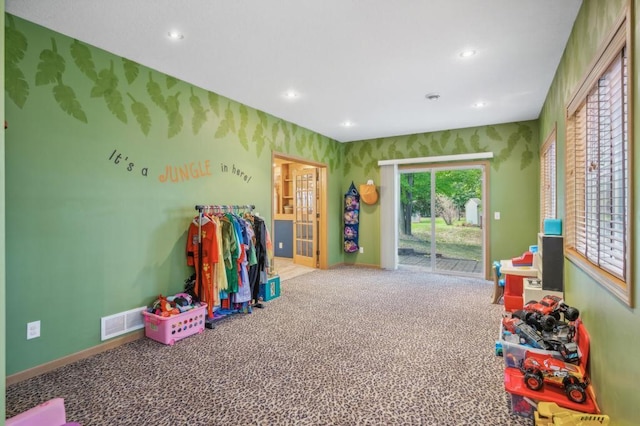 108 Serenity Cir, Buffalo, MN 55313 - recreation room featuring carpet floors, baseboards, recessed lighting, and wallpapered walls