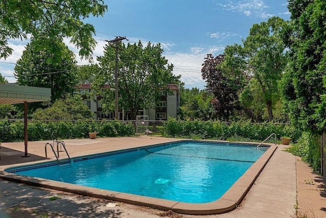 4351 Parklawn Ave Unit 209E, Edina, MN 55435 - community pool with fence
