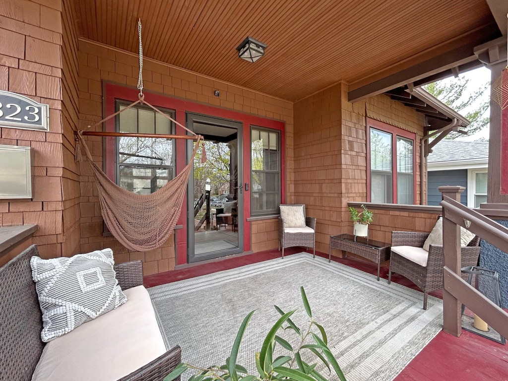 exterior space featuring outdoor lounge area