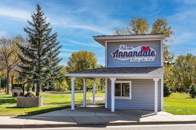 520 Valley Dr W, Annandale, MN 55302 - view of community featuring a lawn