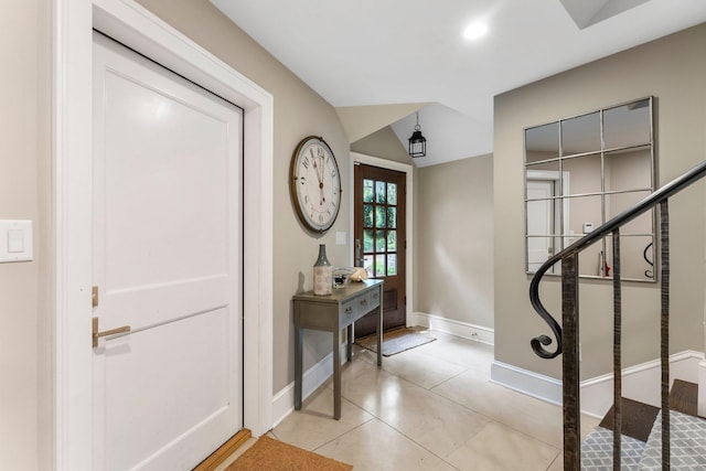 6601 Blackfoot Pass, Edina, MN 55439 - foyer featuring light tile patterned flooring and baseboards