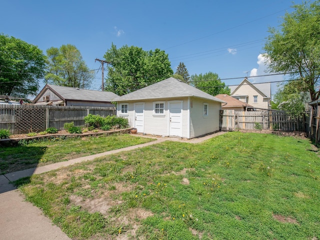 115 Geranium Ave W, Saint Paul, MN 55117 - fenced backyard with an outbuilding