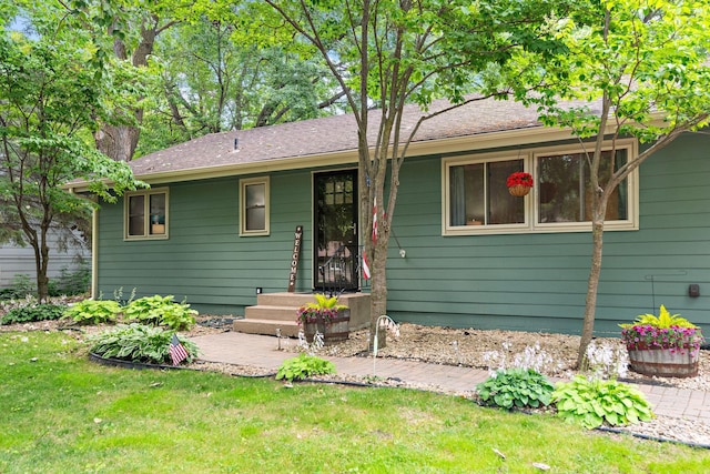 113 Oak Ave SW, Saint Michael, MN 55376 - ranch-style house with a front lawn