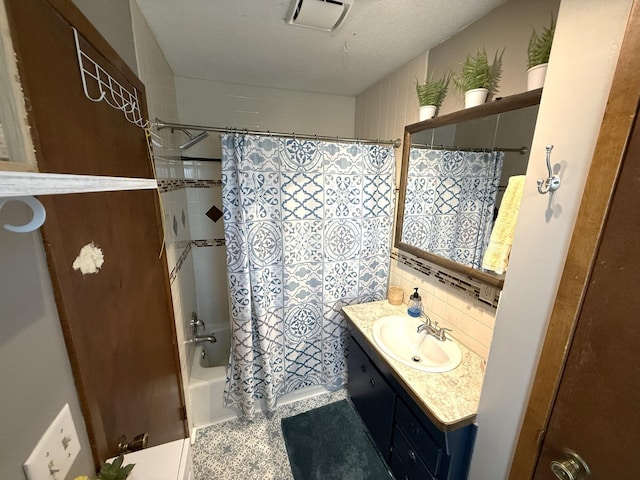 328 Jefferson Pl, Faribault, MN 55021 - full bath featuring vanity and shower / tub combo