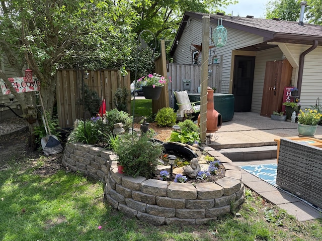 328 Jefferson Pl, Faribault, MN 55021 - view of yard with a patio area