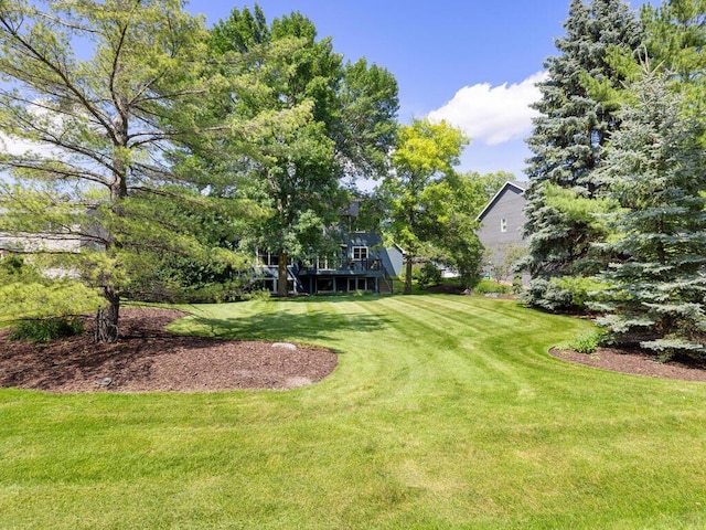 8118 Currant Pl, Eden Prairie, MN 55347 - view of green lawn