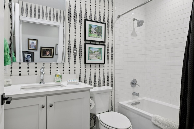 6112 Kellogg Unit 200D, Edina, MN 55424 - full bath with toilet, vanity, and washtub / shower combination