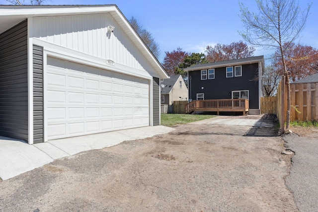 4015 Queen Ave N, Minneapolis, MN 55412 - garage with fence