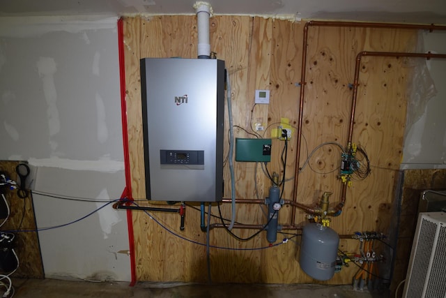 18625 Skunk Lake Rd, Dell Grove Twp, MN 55072 - utilities featuring water heater