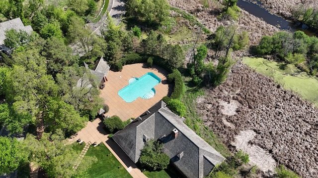 425 Carpenters Pt, Wayzata, MN 55391 - view from above of property with a pool area