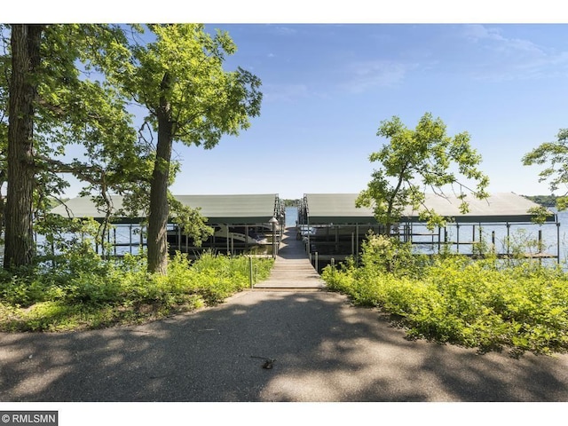 425 Carpenters Pt, Wayzata, MN 55391 - view of front of home