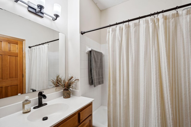 4562 Hummingbird Trl NE, Prior Lake, MN 55372 - full bathroom featuring vanity and shower / bath combination with curtain