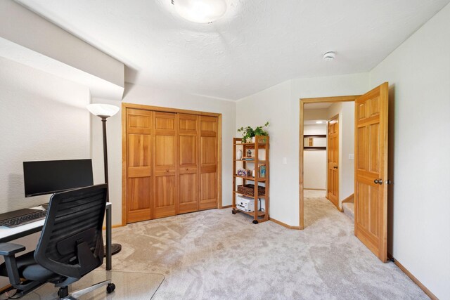 4562 Hummingbird Trl NE, Prior Lake, MN 55372 - office space with light colored carpet and baseboards