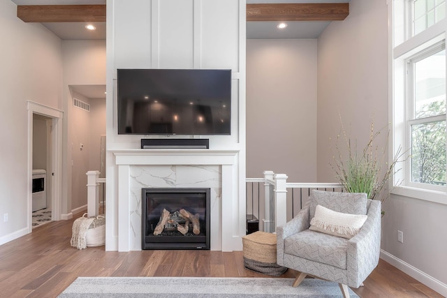 1005 Applewood Ct, Mankato, MN 56001 - sitting room featuring recessed lighting, baseboards, beam ceiling, visible vents, and wood finished floors