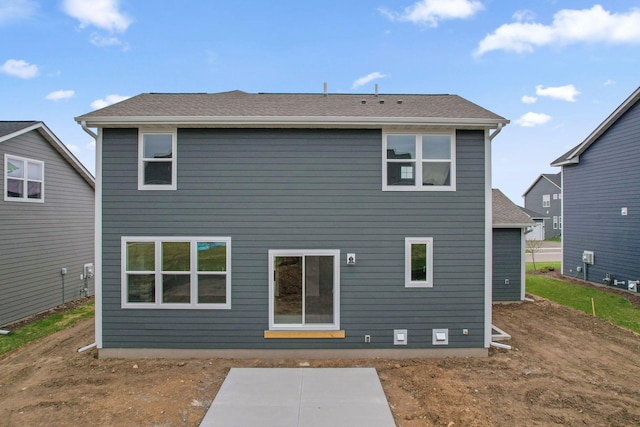 10124 Arrowwood Trl, Woodbury, MN 55129 - back of property with a patio