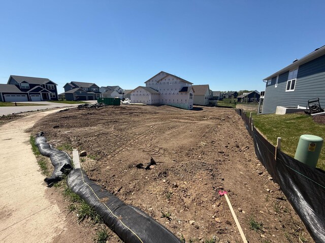 10155 Arrowwood Trl, Woodbury, MN 55129 - view of yard with a residential view