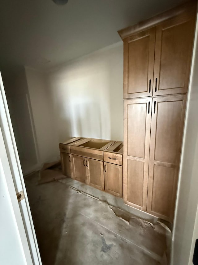 10155 Arrowwood Trl, Woodbury, MN 55129 - mudroom featuring unfinished concrete flooring
