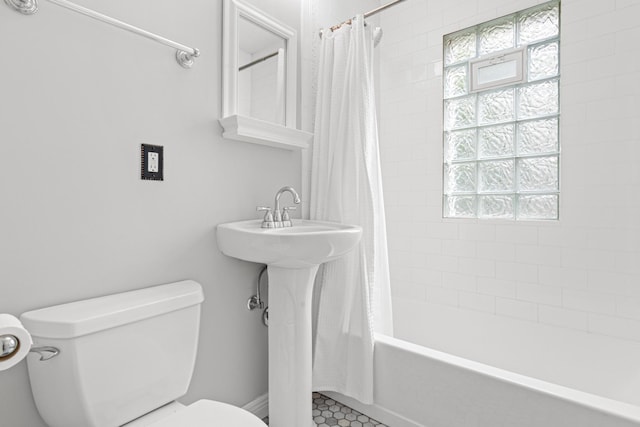 5319 38th Ave S, Minneapolis, MN 55417 - full bath featuring toilet and shower / tub combo
