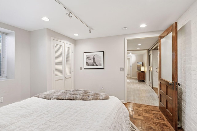 1801 Fremont Ave S Unit 101, Minneapolis, MN 55403 - bedroom featuring recessed lighting, a closet, and baseboards