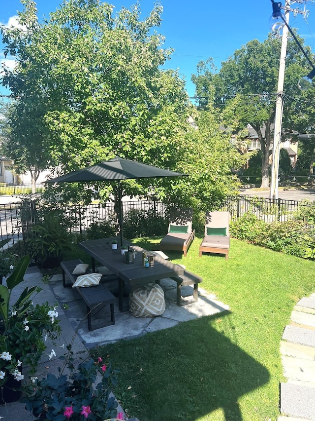 1801 Fremont Ave S Unit 101, Minneapolis, MN 55403 - view of yard with a patio