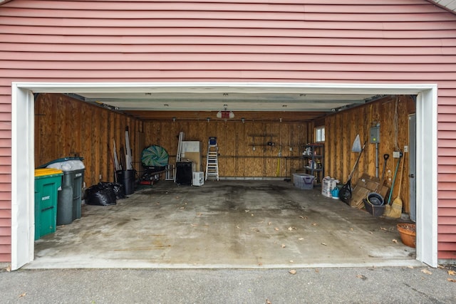 178 Mainzer St, West Saint Paul, MN 55118 - garage featuring driveway