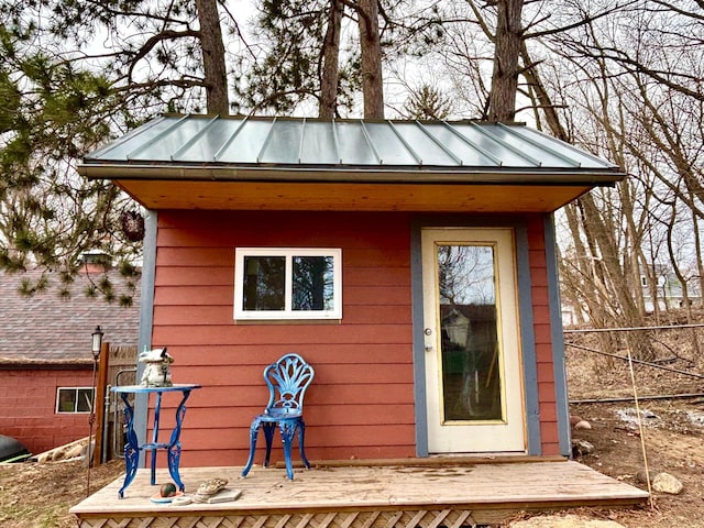709 Riverside Dr N, North Hudson, WI 54016 - view of outdoor structure featuring fence and an outbuilding