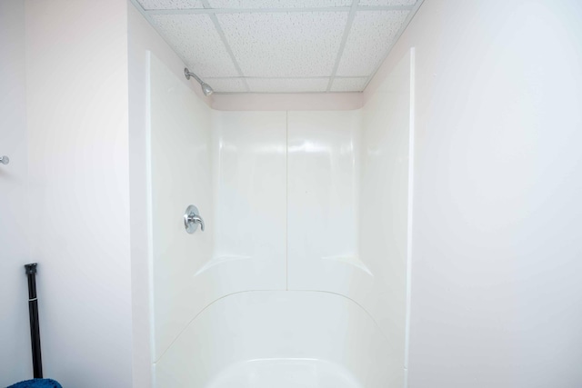 19988 Quentin Ave, Ravenna Twp, MN 55033 - bathroom featuring a paneled ceiling and a shower