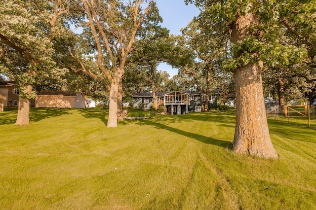 1002 11th Ave W, Alexandria, MN 56308 - view of green lawn