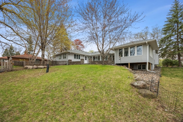 5427 Twin Lake Blvd E, Brooklyn Center, MN 55429 - view of yard