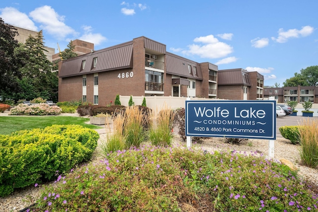 4860 Park Commons Dr Unit 314, Saint Louis Park, MN 55416 - view of community / neighborhood sign