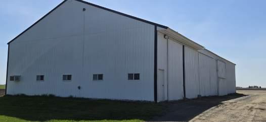 view of outdoor structure with an outbuilding